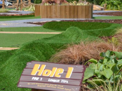 hole one sign